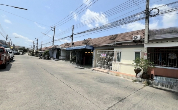 หมู่บ้านนิราวิลล์ (เอกชัย-โพธิ์แจ้) เฟส 1 ทาวน์เฮาส์ 1 ชั้น 19 ตร.ว.