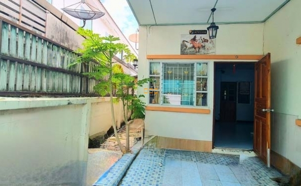 ขายทาวน์เฮาส์ 1ชั้น 25 ตรว.  ทรัพย์สมบูรณ์สุขเจริญ2 ราคาถูก